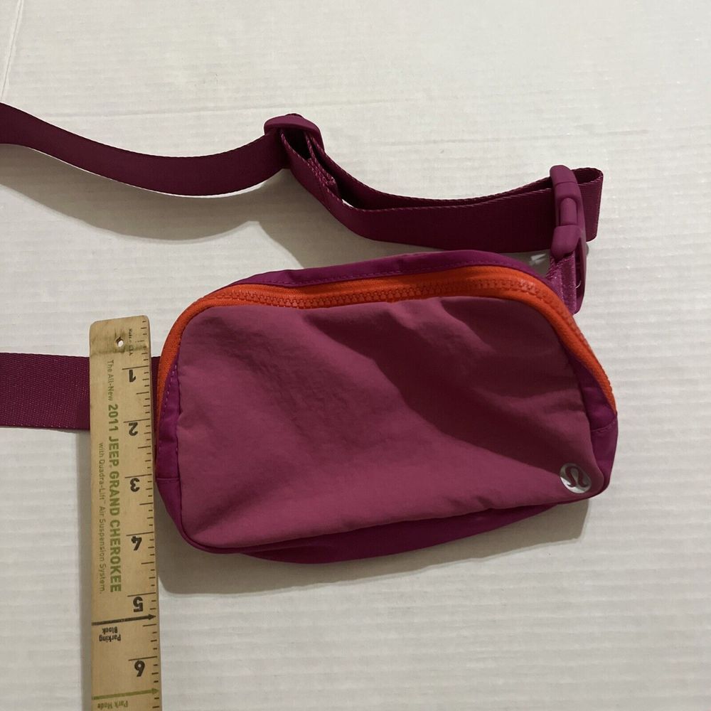 Original OG LULULEMON Everywhere Belt Bag Pink Lychee Raspberry PLYC/RIPR - Picture 10 of 10